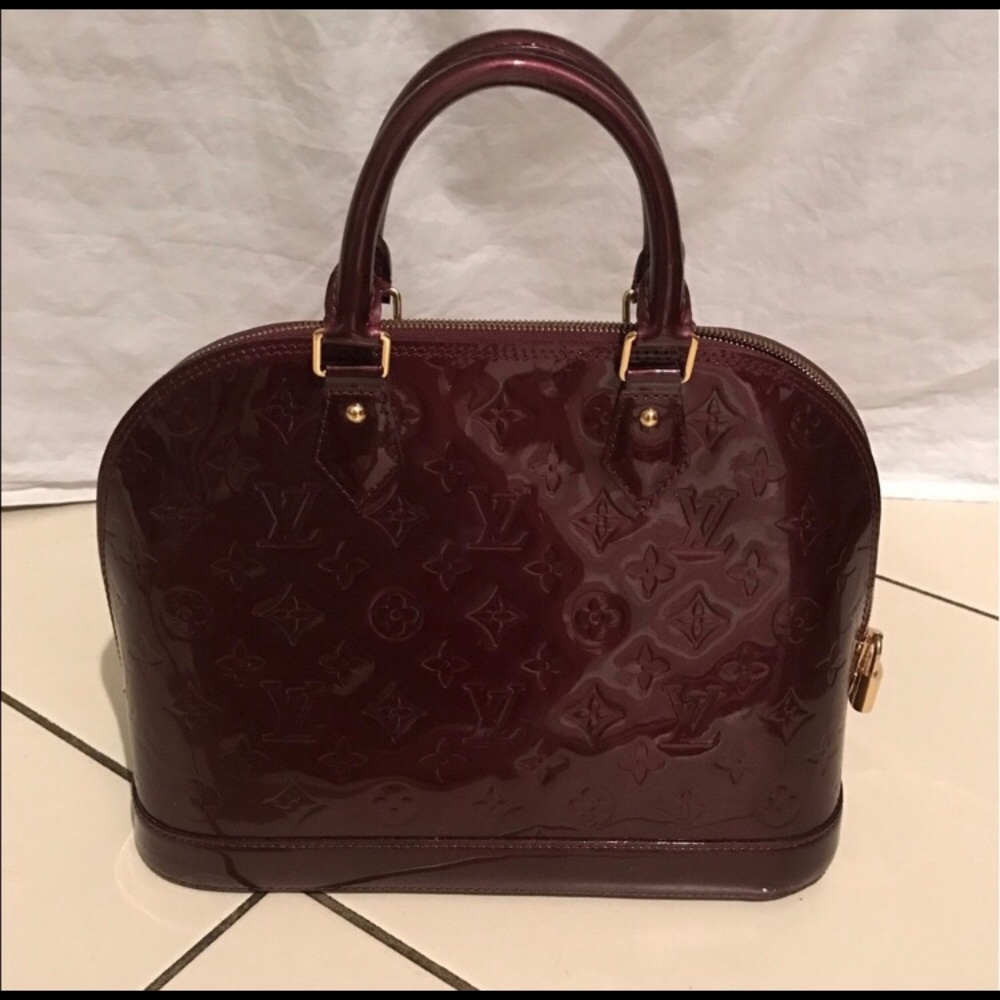 Louis Vuitton Alma PM Handbag Vernis Rouge Color